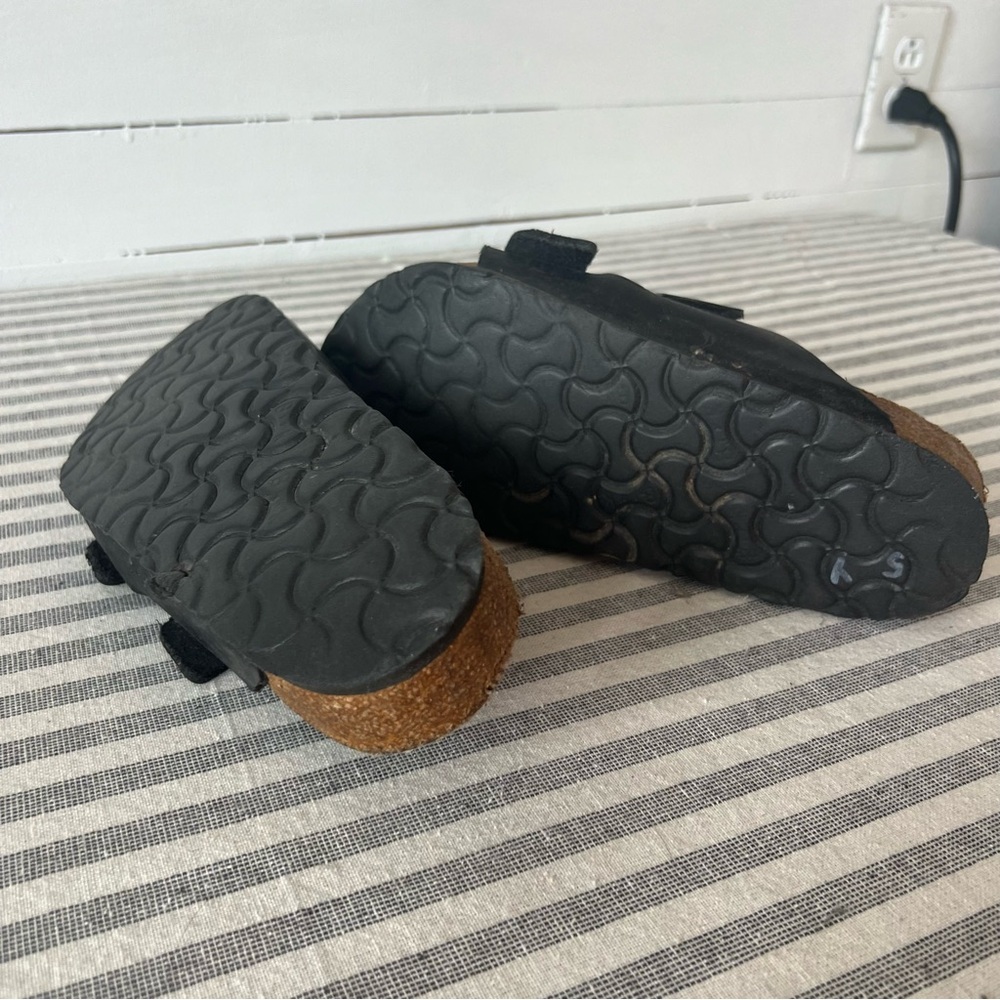 black Birkenstock Arizona sandals - Picture 8 of 16